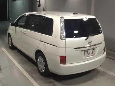 Toyota ISIS