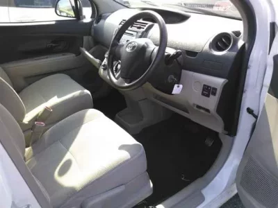 Toyota PASSO SETTE