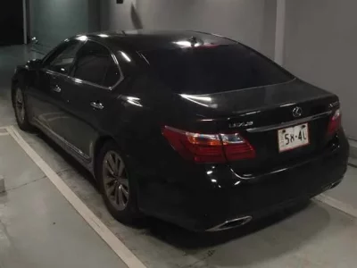 Lexus LS
