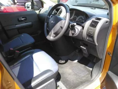 Nissan LAFESTA