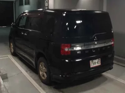 Mitsubishi DELICA D5