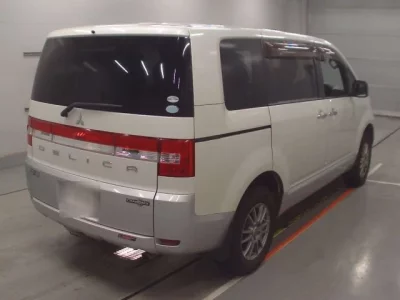 Mitsubishi DELICA D5