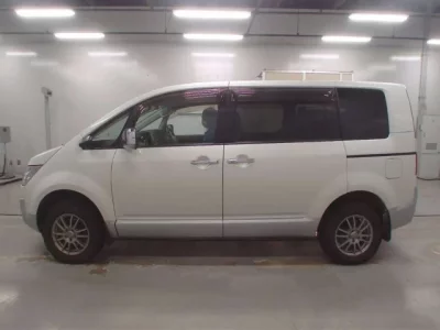 Mitsubishi DELICA D5