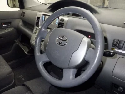Toyota RAUM