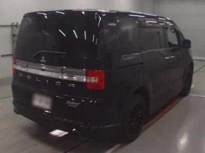 Mitsubishi DELICA D5