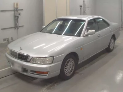 Nissan LAUREL