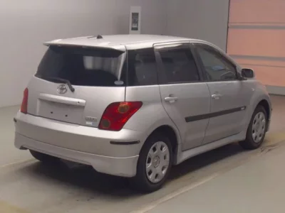 Toyota IST