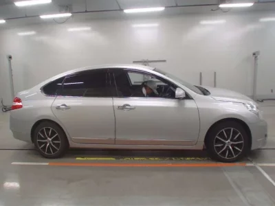 Nissan TEANA