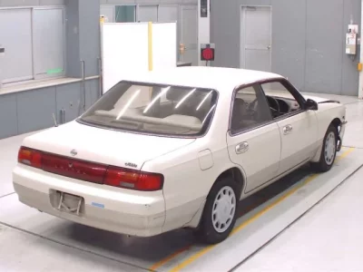 Nissan LAUREL