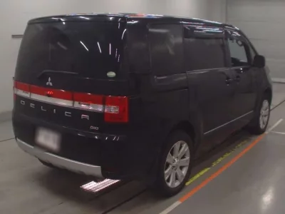 Mitsubishi DELICA D5