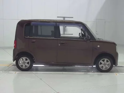 Toyota PIXIS SPACE