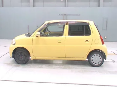 Daihatsu Esse