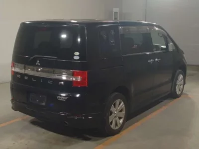 Mitsubishi DELICA D5