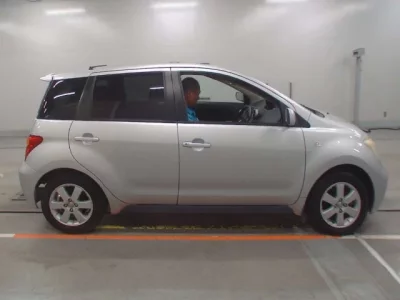 Toyota IST