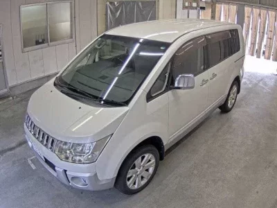 Mitsubishi DELICA D5