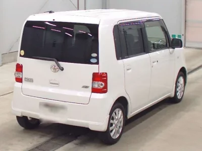 Toyota PIXIS SPACE