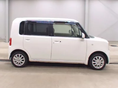 Toyota PIXIS SPACE