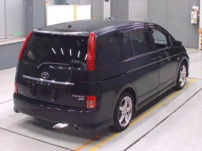 Toyota ISIS
