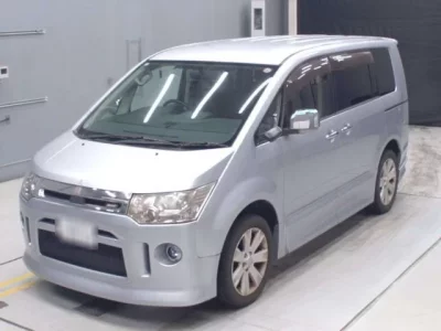 Mitsubishi DELICA D5