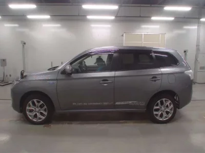 Mitsubishi OUTLANDER PHEV