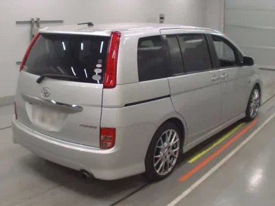 Toyota ISIS