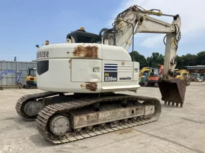 KOMATSU PC228US-3T3