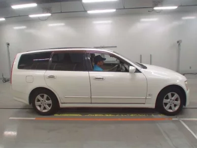Nissan STAGEA