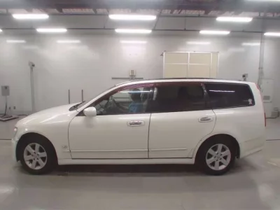 Nissan STAGEA