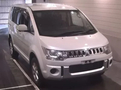 Mitsubishi DELICA D5
