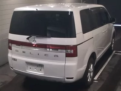 Mitsubishi DELICA D5