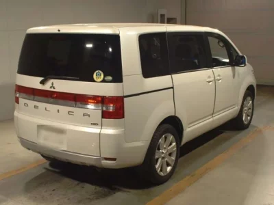 Mitsubishi DELICA D5