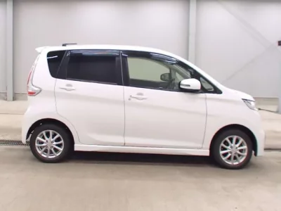 Mitsubishi EK CUSTOM
