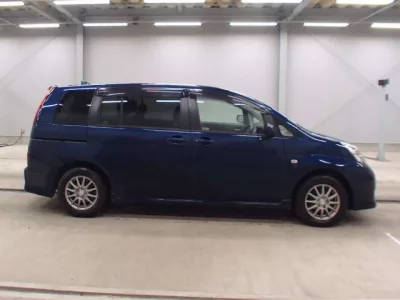 Toyota ISIS