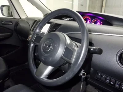 Mazda BIANTE