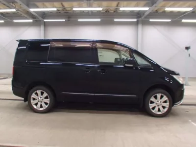 Mitsubishi DELICA D5