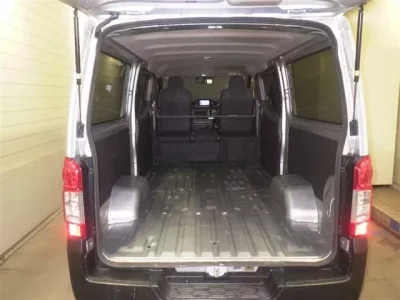 Nissan CARAVAN VAN