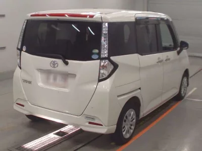 Toyota TANK