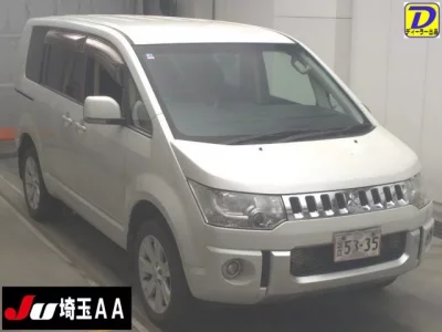Mitsubishi DELICA D5