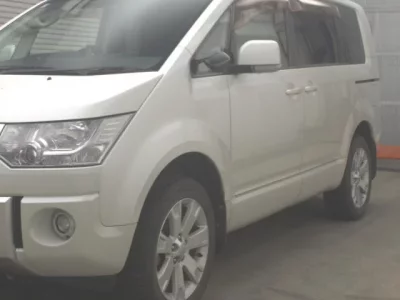 Mitsubishi DELICA D5