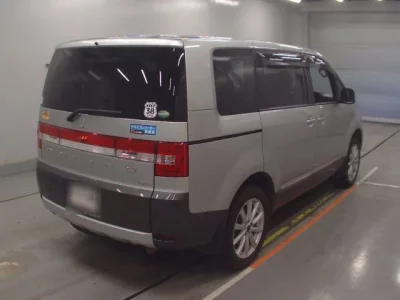 Mitsubishi DELICA D5