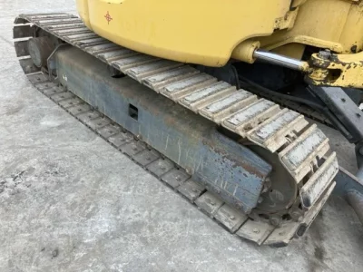 KOMATSU PC30MR-3