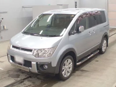 Mitsubishi DELICA D5