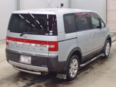 Mitsubishi DELICA D5
