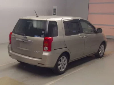 Toyota RAUM
