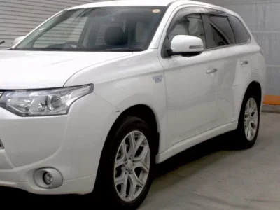 Mitsubishi OUTLANDER PHEV
