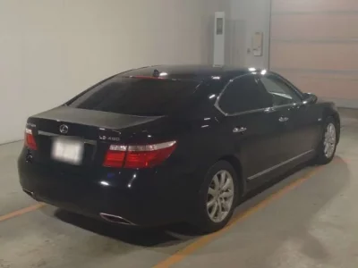 Lexus LS