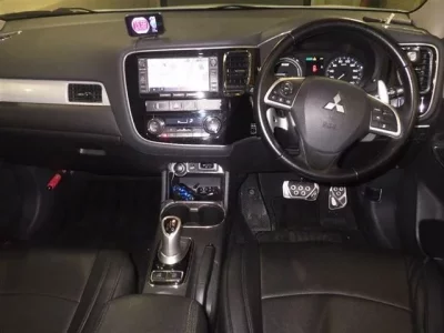 Mitsubishi OUTLANDER PHEV