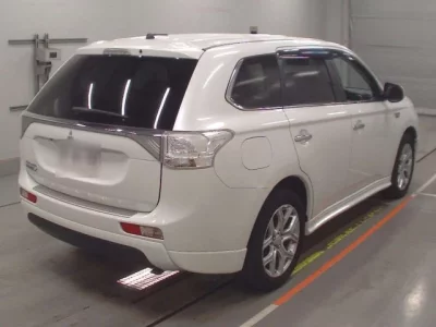 Mitsubishi OUTLANDER PHEV