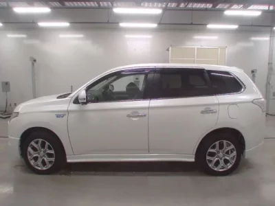 Mitsubishi OUTLANDER PHEV