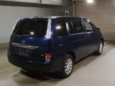 Toyota ISIS